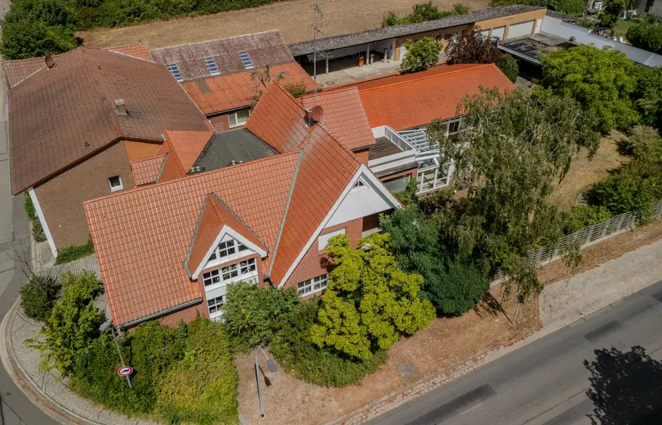 10 Zimmer Haus mit 434 m² in Gifhorn – Bild 2