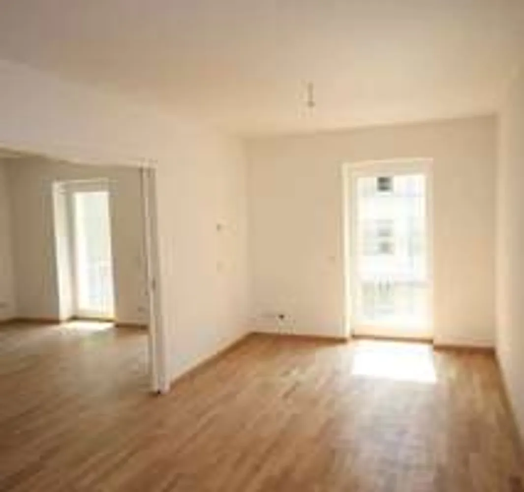 3 Zimmer Wohnung mit 107 m² in Berlin – Bild 2