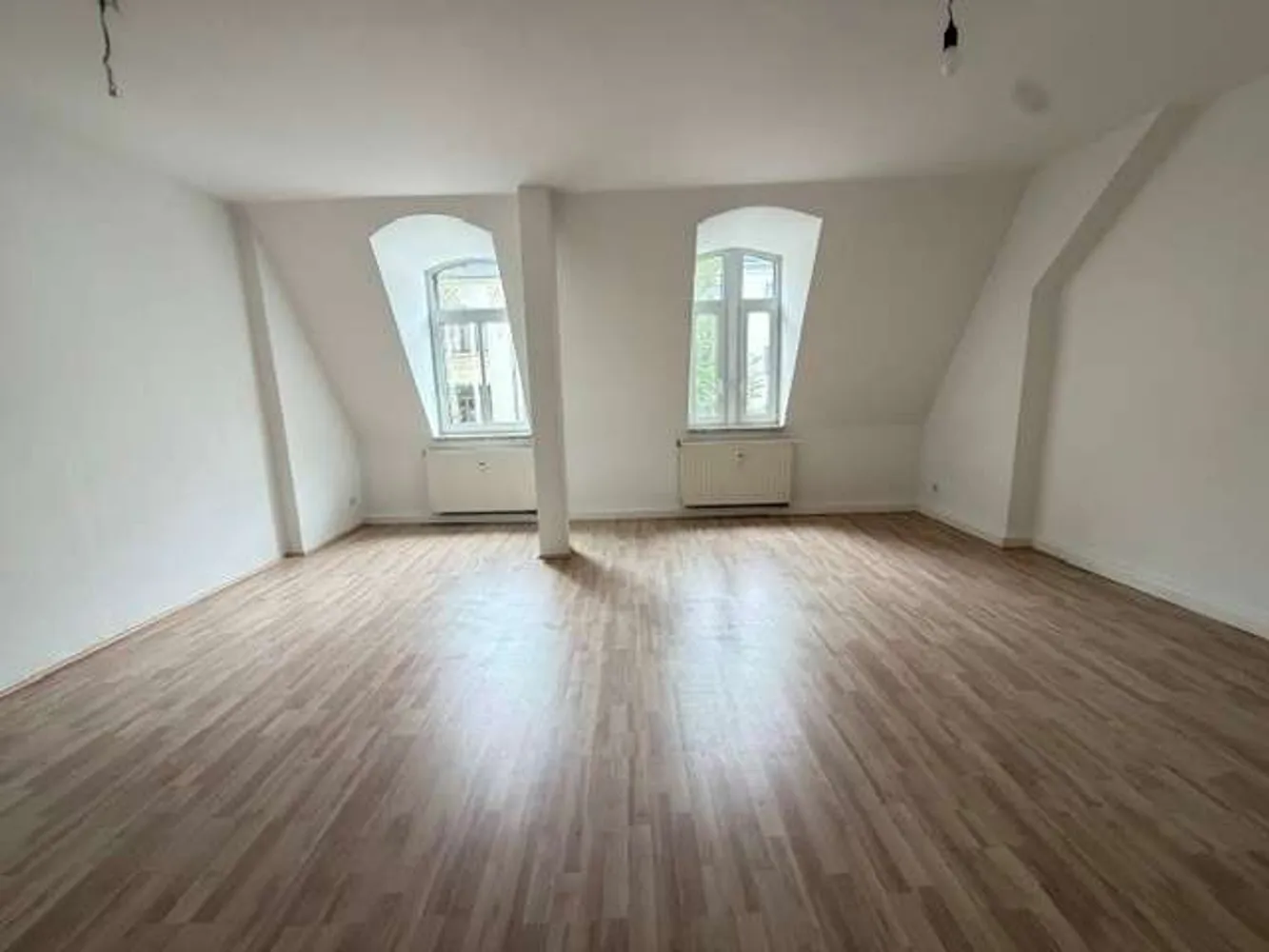 4 Zimmer Wohnung mit 109 m² in Plauen – Bild 9