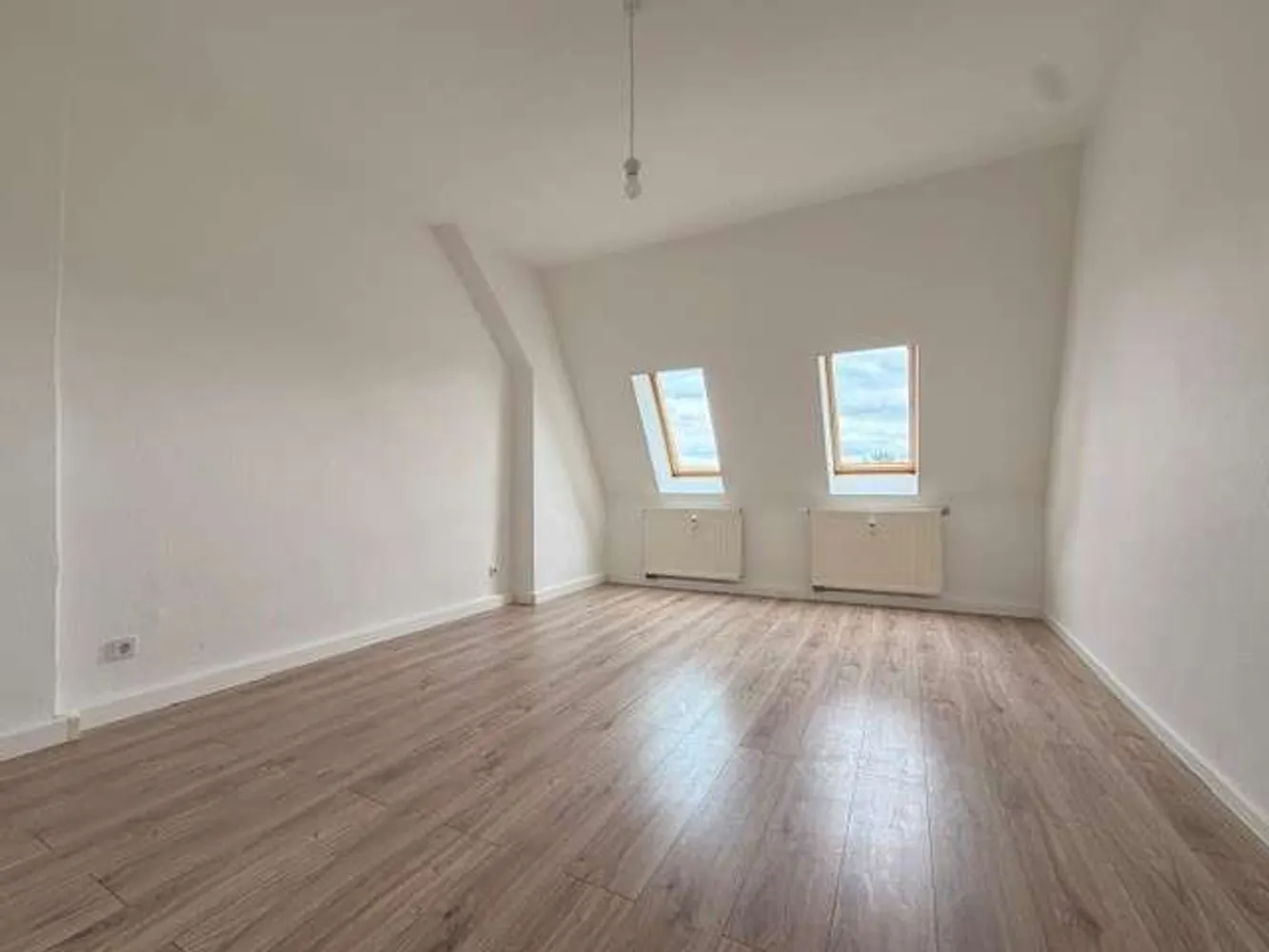 4 Zimmer Wohnung mit 109 m² in Plauen – Bild 10