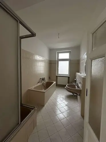 4 Zimmer Wohnung mit 104 m² in Wiesbaden – Bild 3
