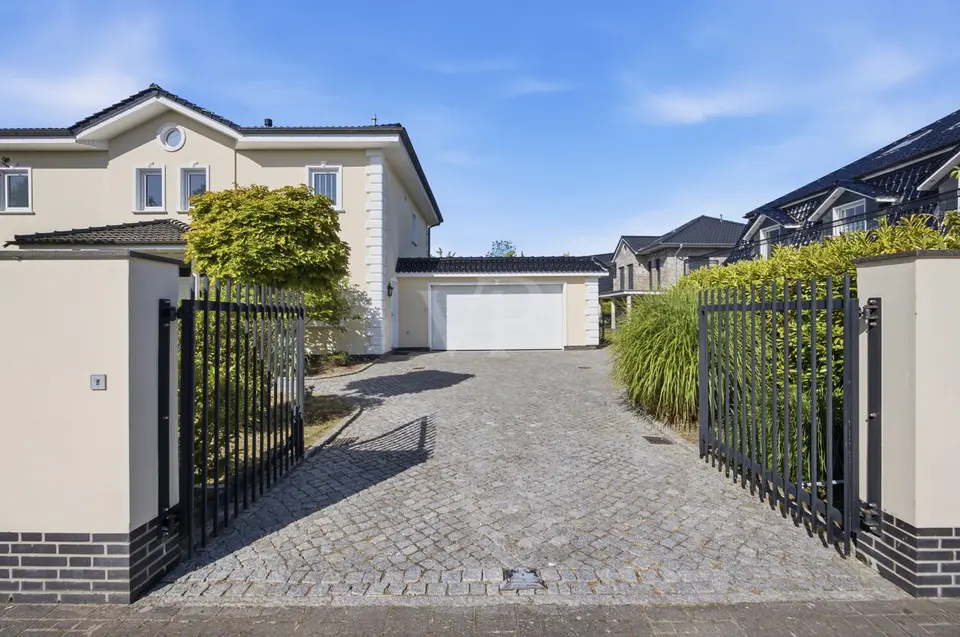 6 Zimmer Haus mit 249 m² in Wilhelmshaven – Bild 3