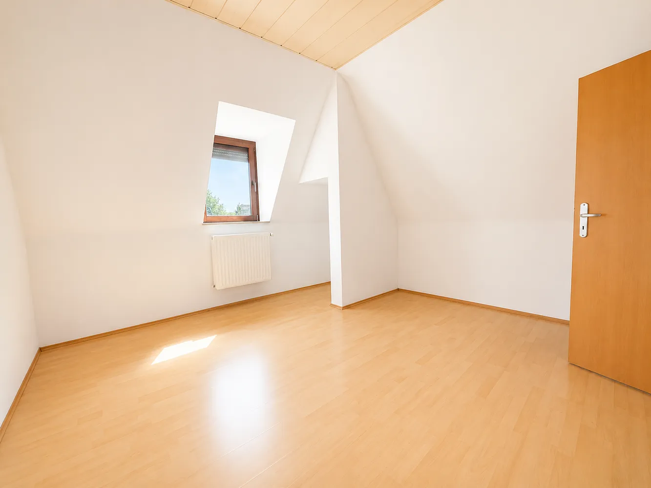 6 Zimmer Wohnung mit 160 m² in Oberhausen – Bild 3