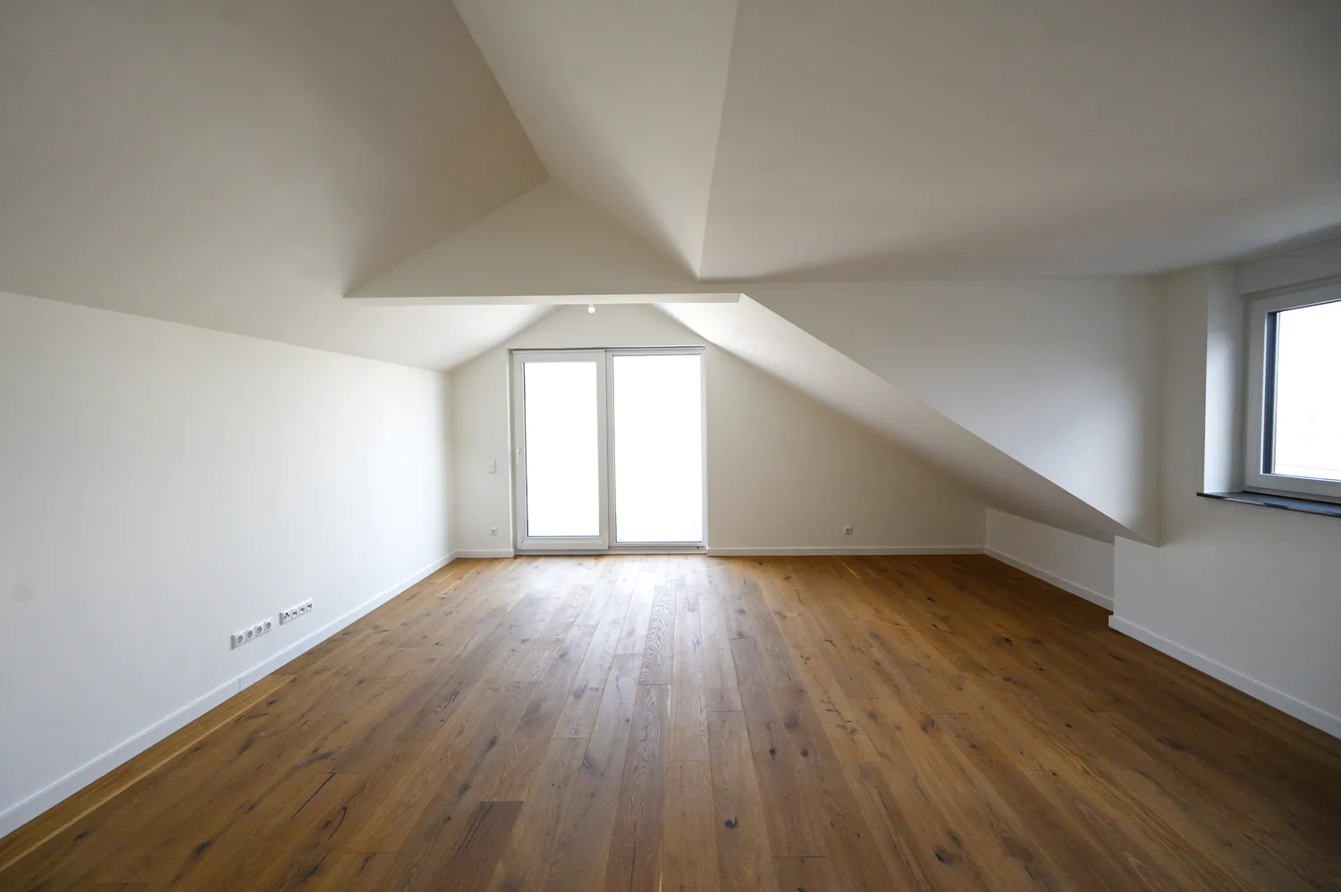 5 Zimmer Wohnung mit 154 m² in Oberursel (Taunus) – Bild 2