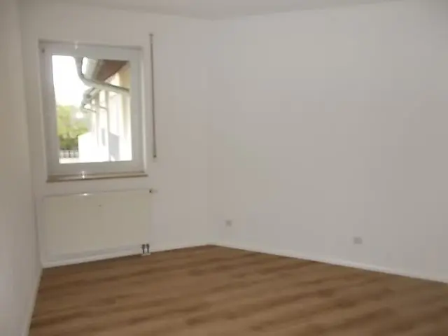 5 Zimmer Wohnung mit 135 m² in Limbach-Oberfrohna – Bild 2