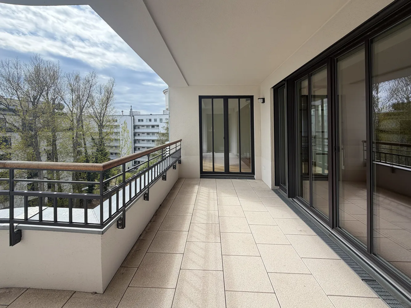3 Zimmer Wohnung mit 115 m² in Berlin – Bild 3