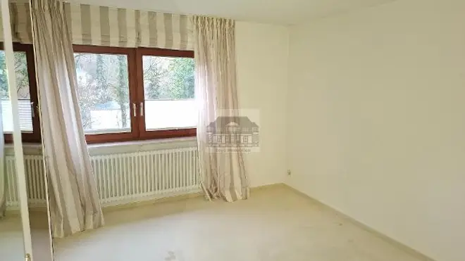5 Zimmer Haus mit 213 m² in Baden-Baden – Bild 1