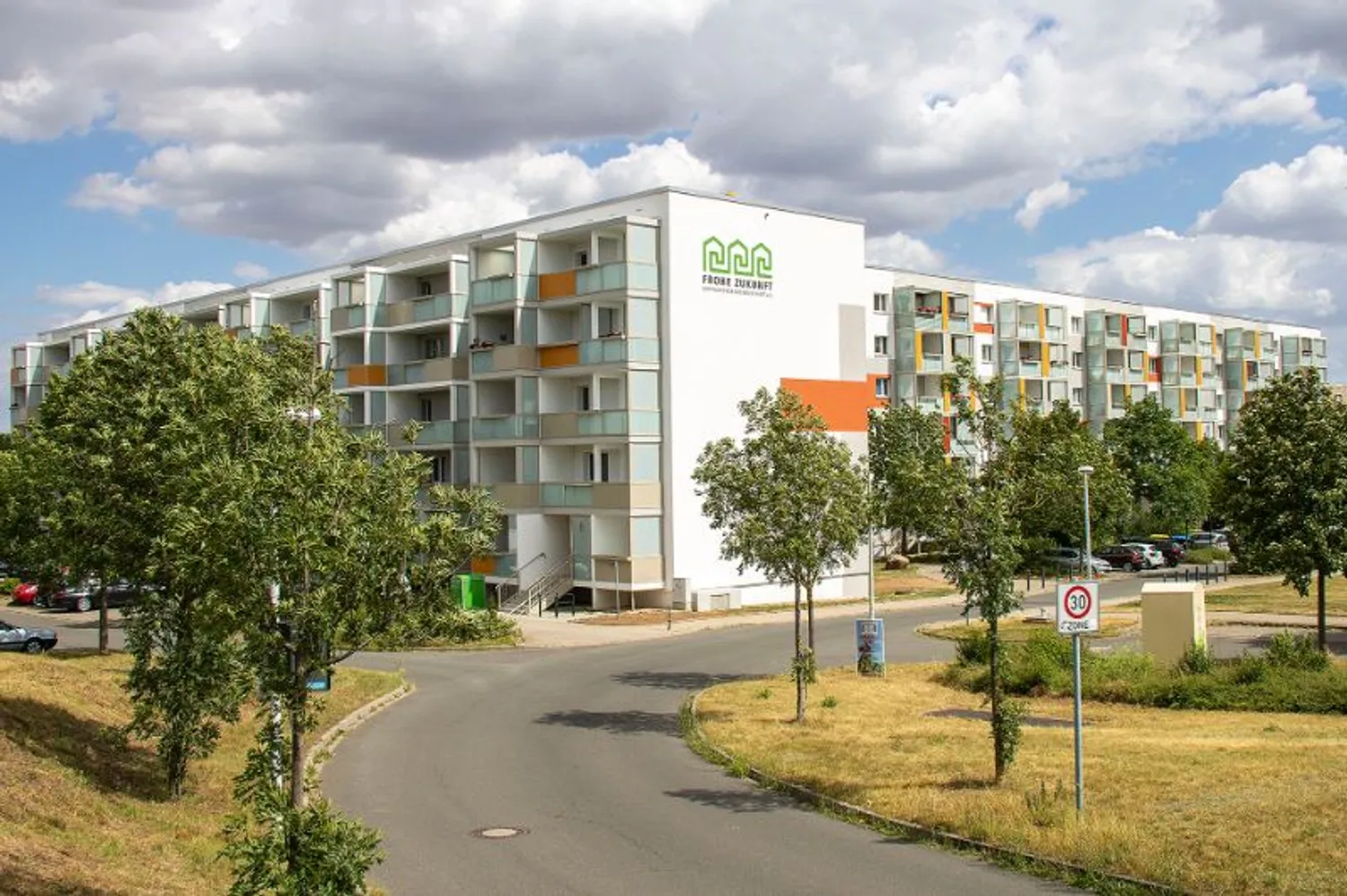 4 Zimmer Wohnung mit 67 m² in Halle (Saale) – Bild 1