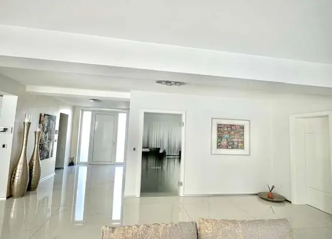 5 Zimmer Haus mit 290 m² in Karlsruhe – Bild 3