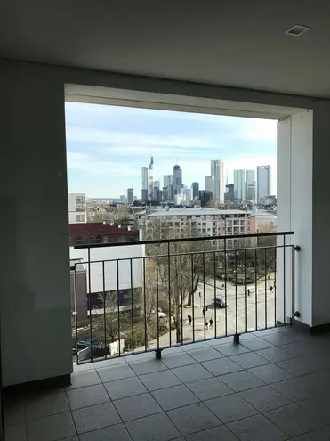 4 Zimmer Wohnung mit 151 m² in Frankfurt am Main – Bild 3