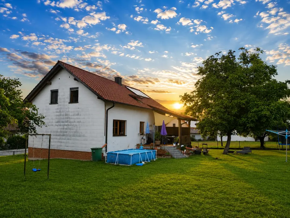 6 Zimmer Haus mit 130 m² in Cham – Bild 1
