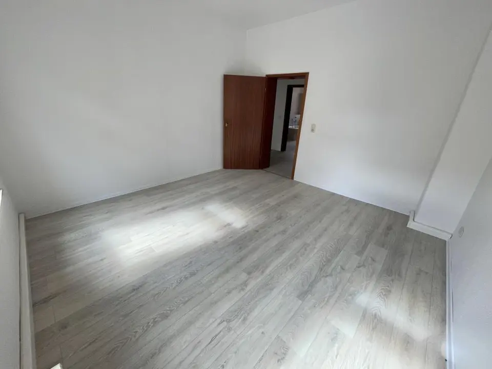 2 Zimmer Wohnung mit 65 m² in Gera – Bild 4