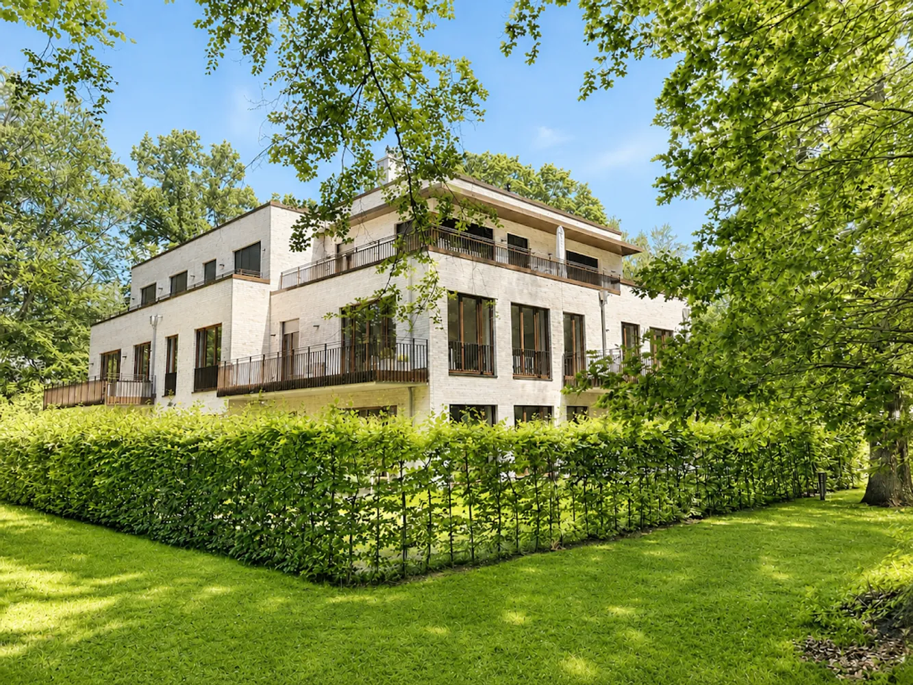 4 Zimmer Wohnung mit 180 m² in Hamburg – Bild 1