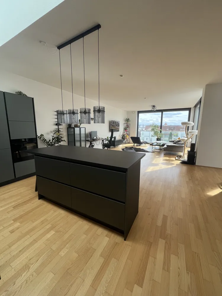 2 Zimmer Wohnung mit 115 m² in Karlsruhe – Bild 1