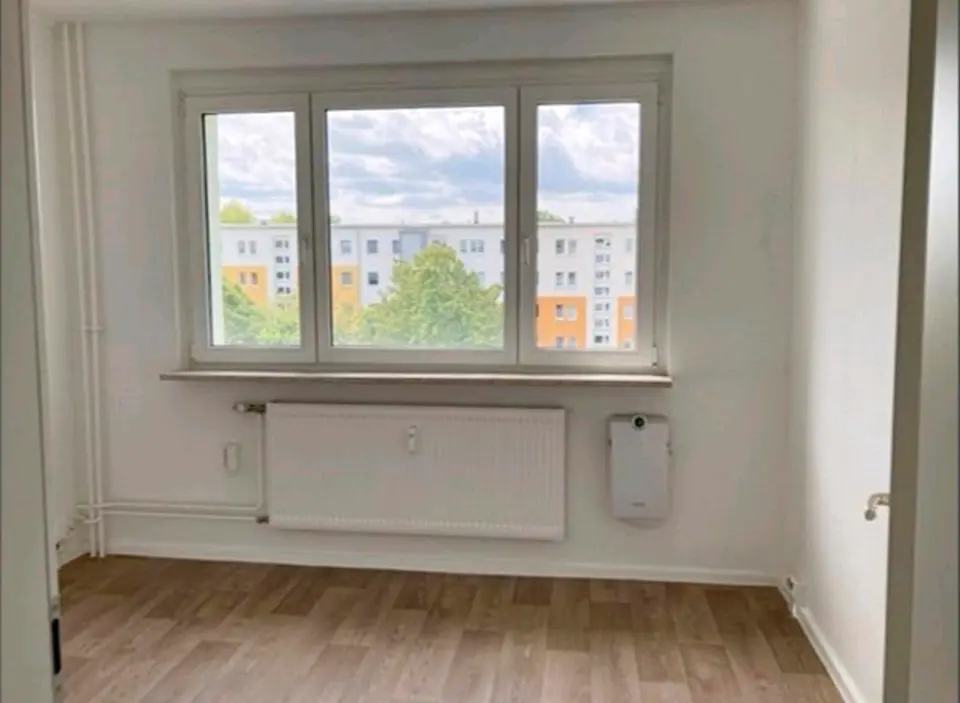 6 Zimmer Wohnung mit 118 m² in Gera – Bild 1