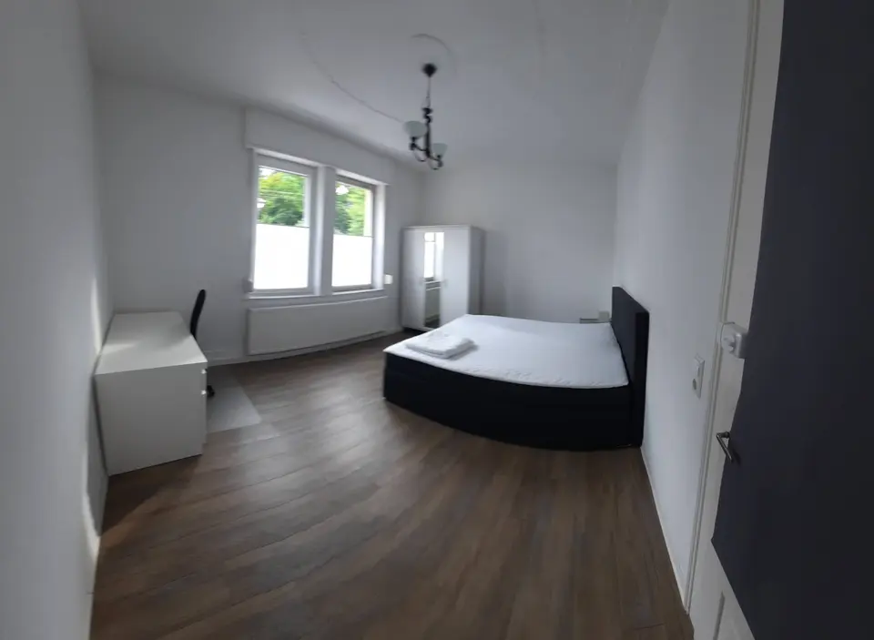 WG-Zimmer mit 125 m² in Stuttgart – Bild 1