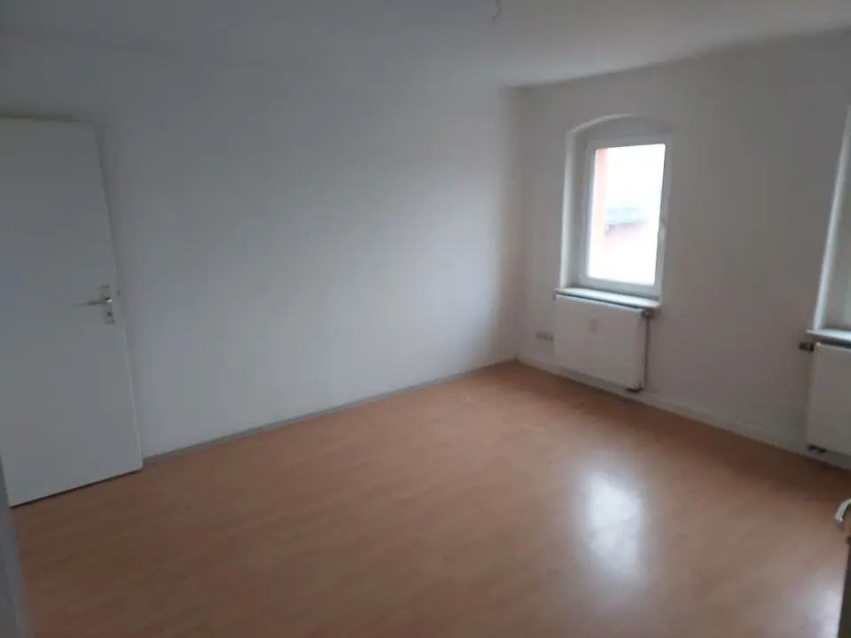 4 Zimmer Wohnung mit 96 m² in Plauen – Bild 1