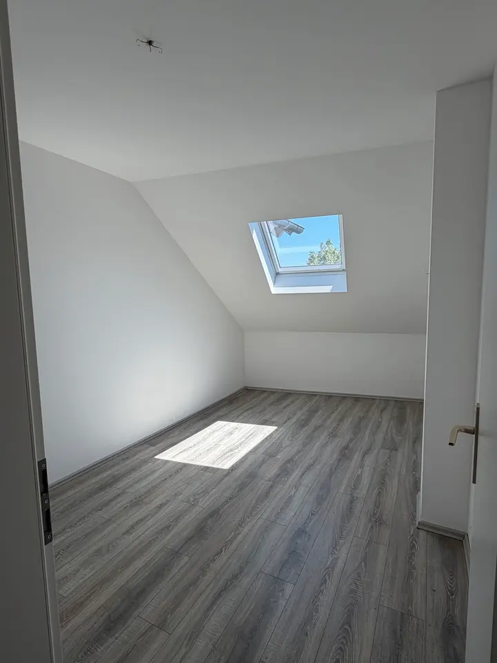 5 Zimmer Wohnung mit 177 m² in Worms – Bild 1