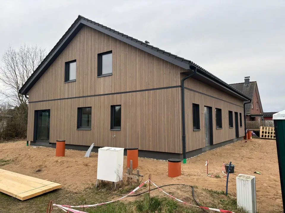 5 Zimmer Wohnung mit 135 m² in Neumünster – Bild 2