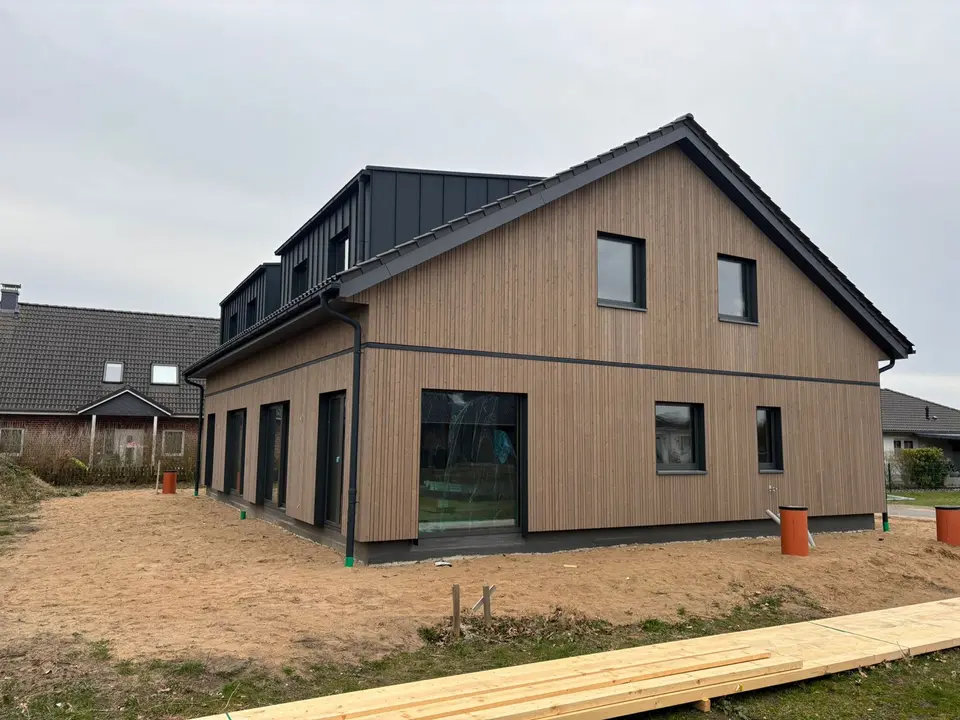 5 Zimmer Wohnung mit 135 m² in Neumünster – Bild 3