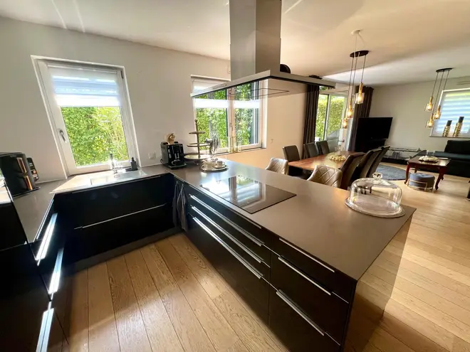 4 Zimmer Wohnung mit 106 m² in Wiesbaden – Bild 1