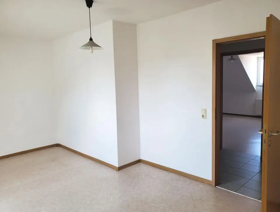 5 Zimmer Wohnung mit 69 m² in Zwickau – Bild 3