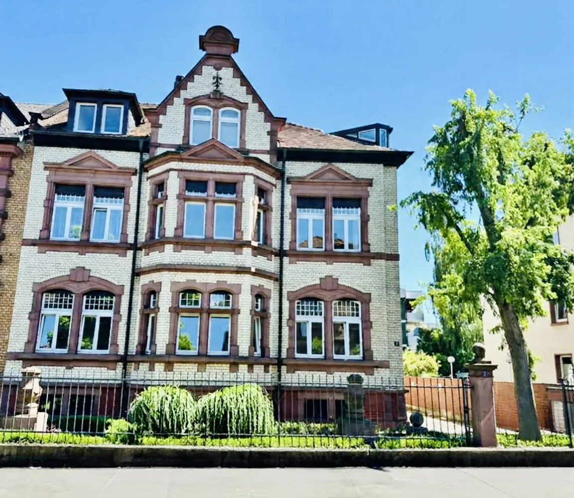 4 Zimmer Wohnung mit 121 m² in Aschaffenburg – Bild 2