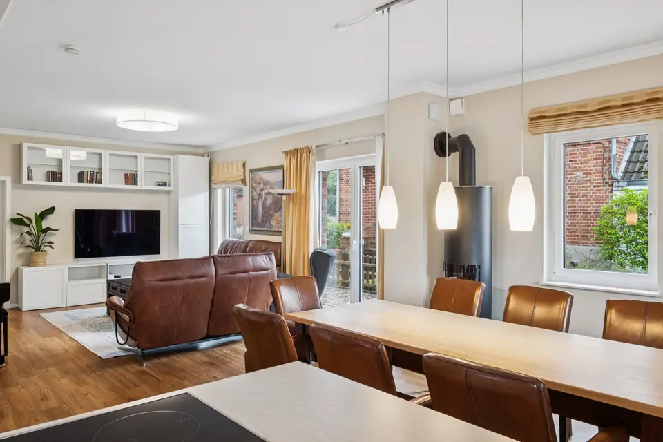 7 Zimmer Haus mit 166 m² in Norderstedt – Bild 6
