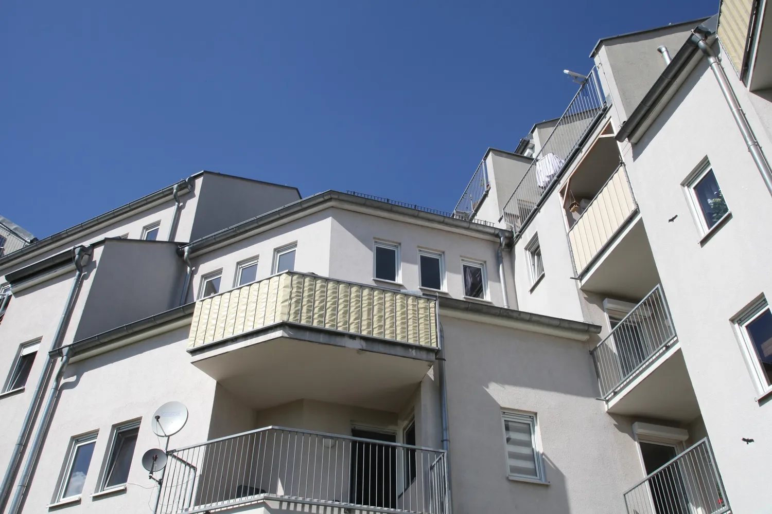 3 Zimmer Wohnung mit 98 m² in Plauen – Bild 1