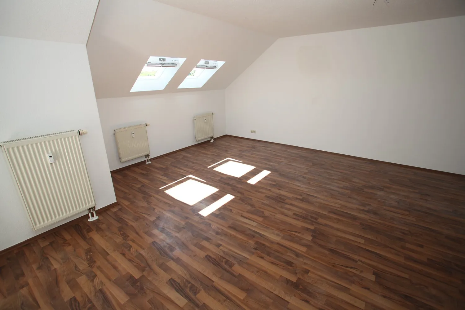3 Zimmer Wohnung mit 98 m² in Plauen – Bild 4
