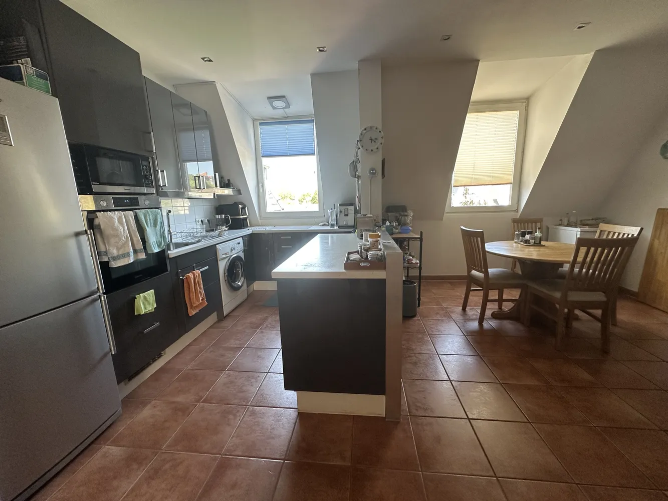 4 Zimmer Wohnung mit 130 m² in Köln – Bild 2