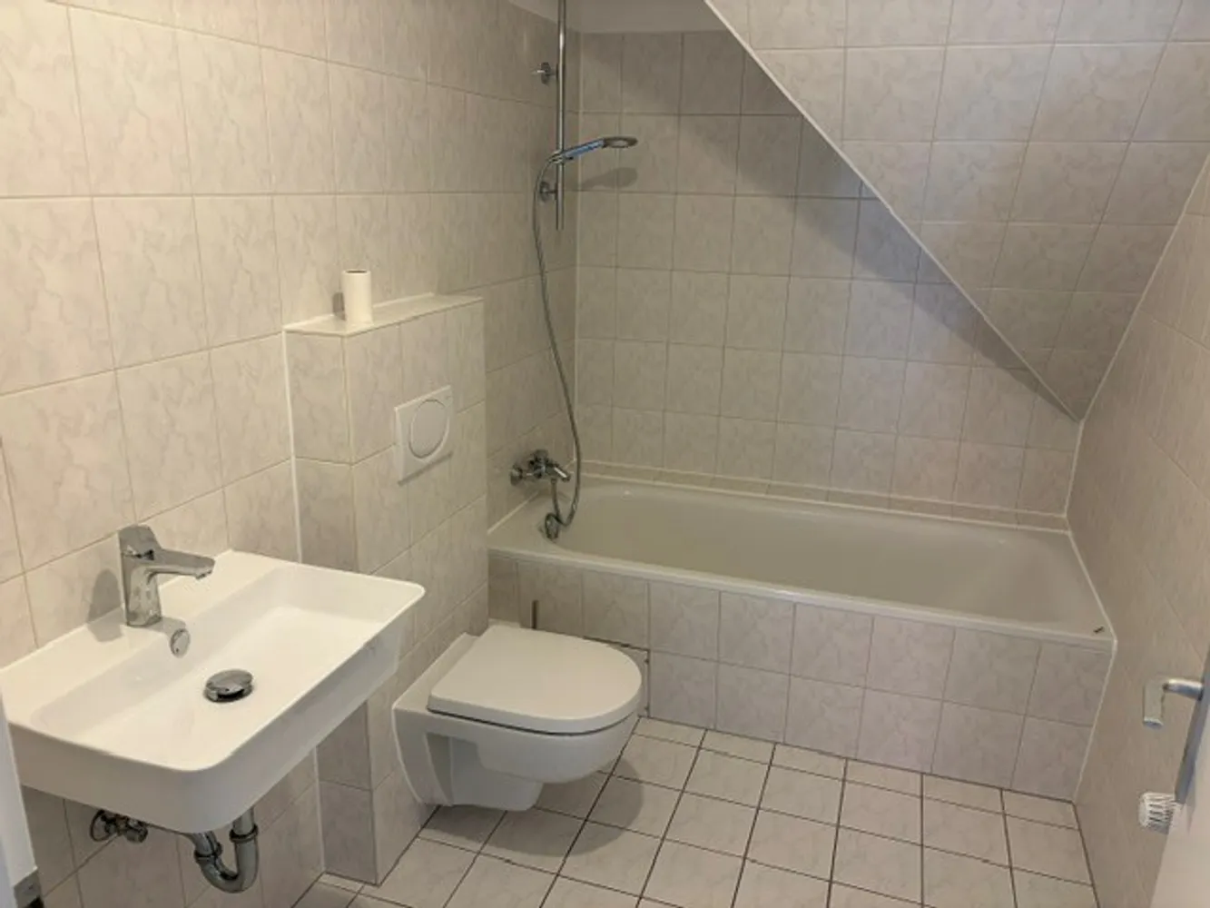 2 Zimmer Wohnung mit 65 m² in Lübeck – Bild 2
