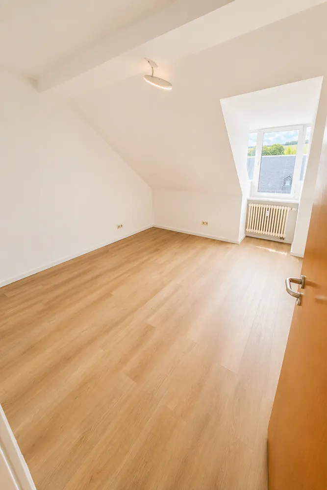 4 Zimmer Wohnung mit 147 m² in Würzburg – Bild 6