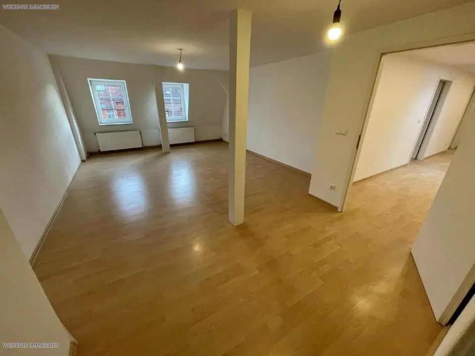 4 Zimmer Wohnung mit 106 m² in Gera – Bild 1