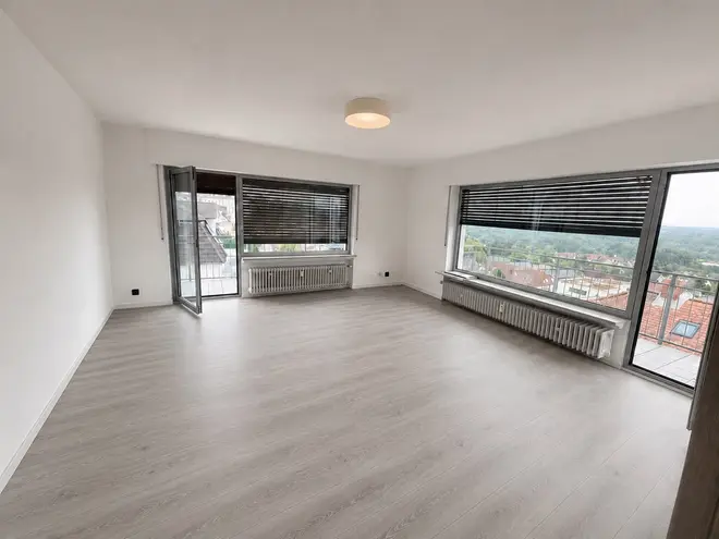 4 Zimmer Wohnung mit 105 m² in Frankfurt am Main – Bild 7