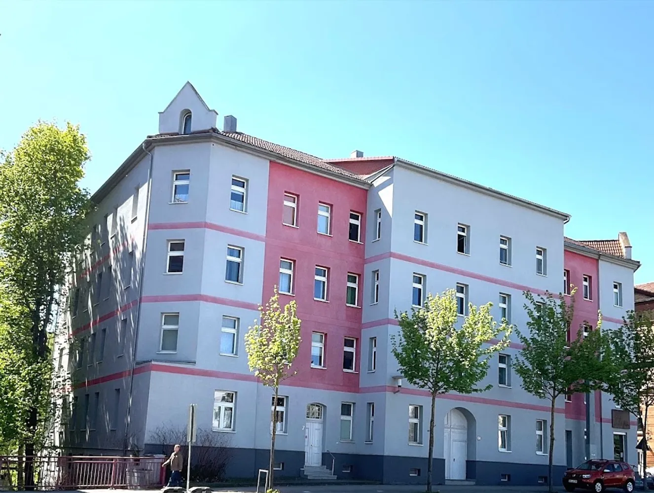 4 Zimmer Wohnung mit 126 m² in Erfurt – Bild 1