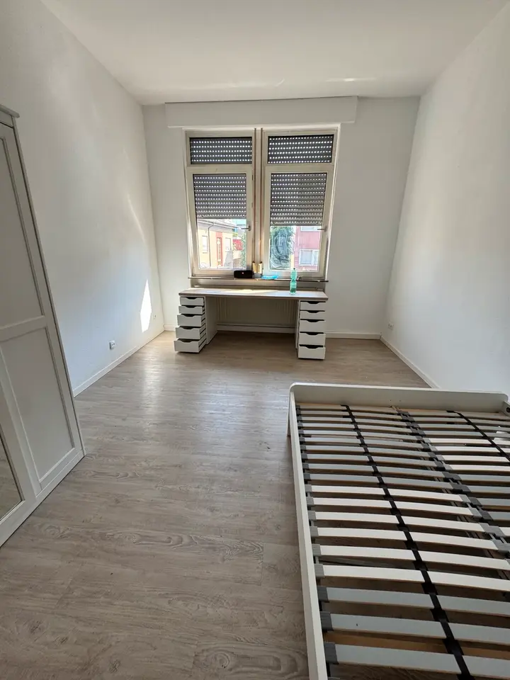 WG-Zimmer mit 16 m² in Ludwigshafen – Bild 1