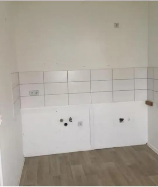 4 Zimmer Wohnung mit 69 m² in Schwerin – Bild 1