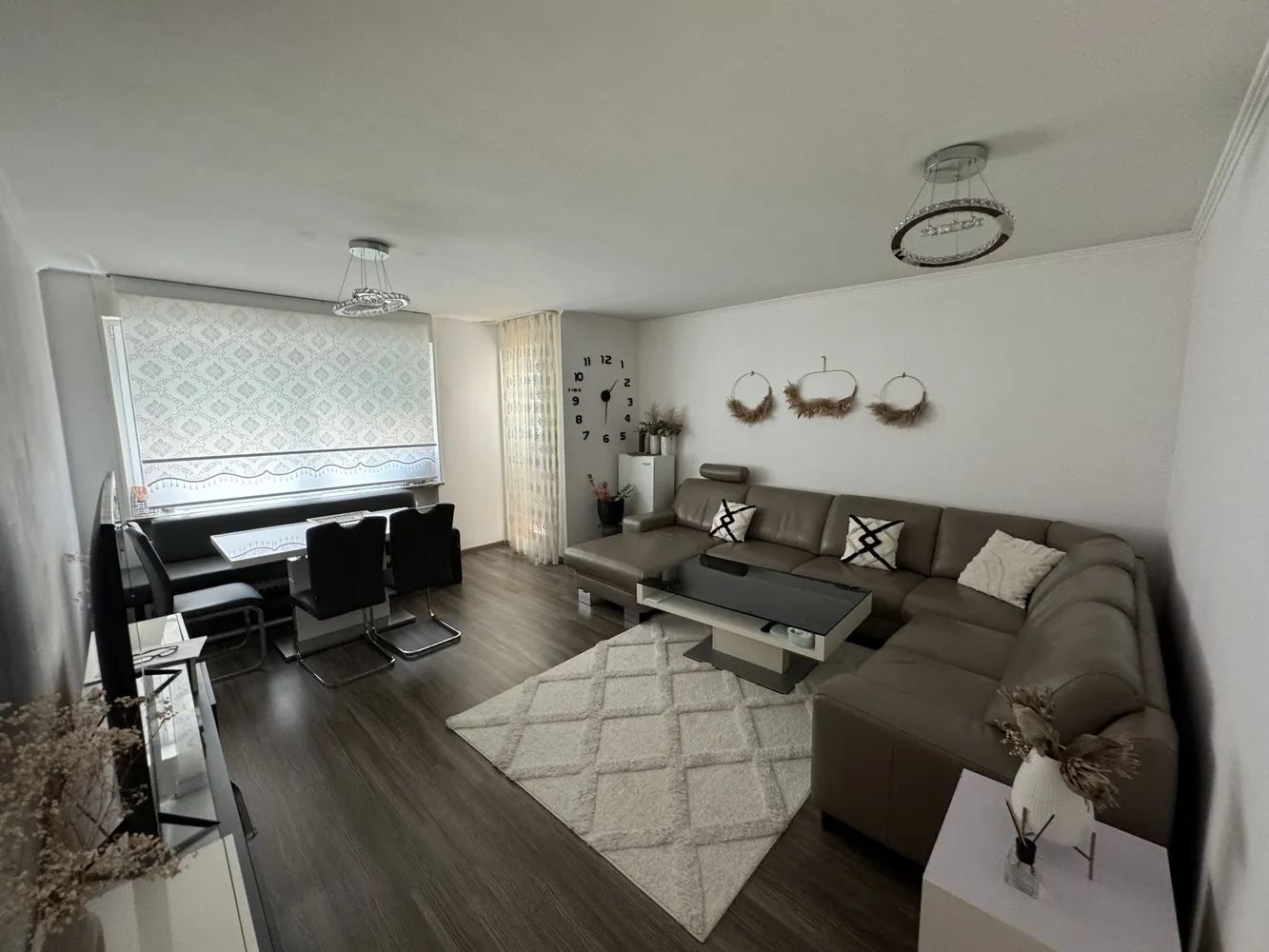 4 Zimmer Wohnung mit 90 m² in Wiesbaden – Bild 1