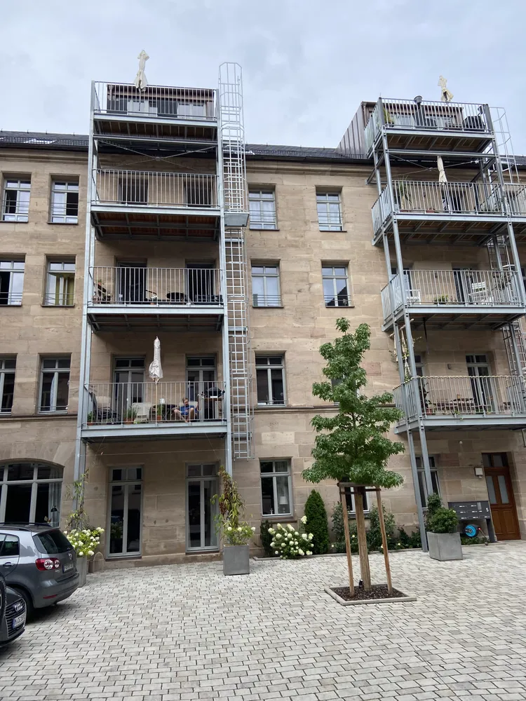 2 Zimmer Wohnung mit 120 m² in Fürth – Bild 1
