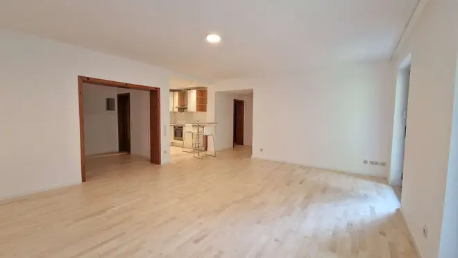 2 Zimmer Wohnung mit 72 m² in Düsseldorf – Bild 4