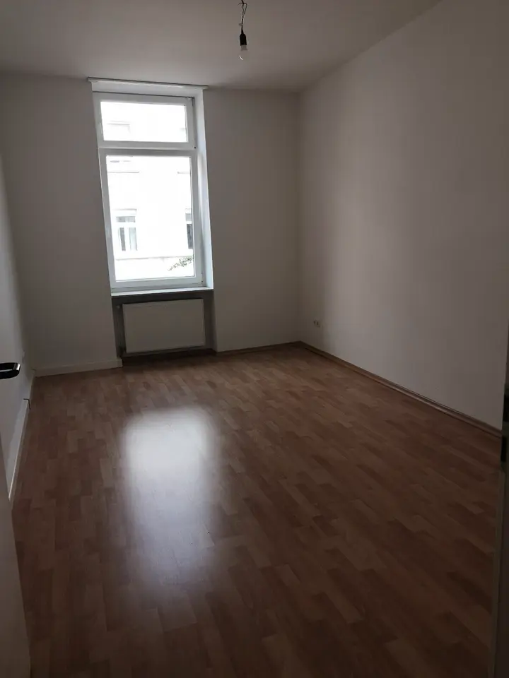 3 Zimmer Wohnung mit 75 m² in Wiesbaden – Bild 2