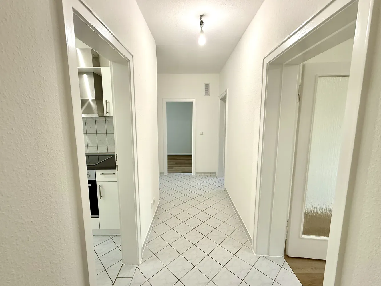 3 Zimmer Wohnung mit 68 m² in Lübeck – Bild 2