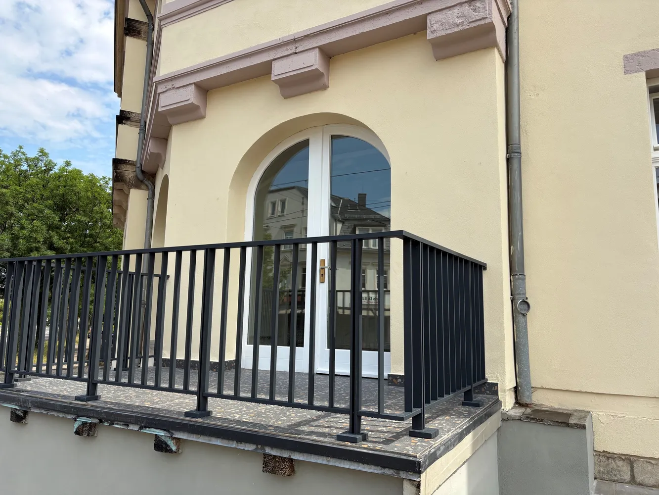 4 Zimmer Wohnung mit 99 m² in Dresden – Bild 1