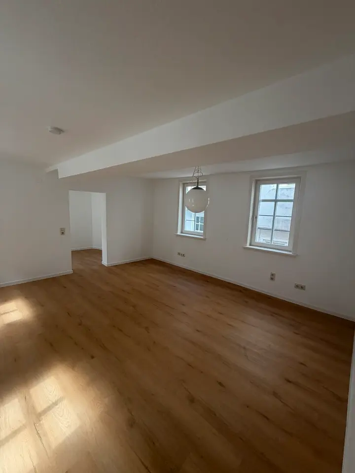 5 Zimmer Wohnung mit 110 m² in Marburg – Bild 2