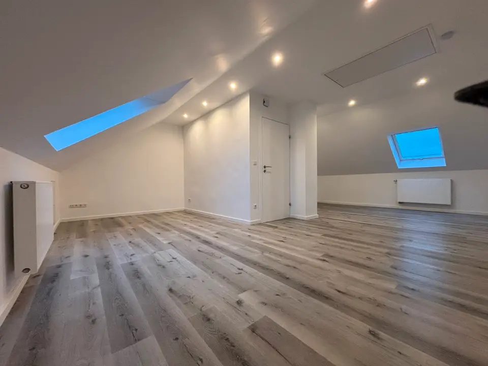 5 Zimmer Haus mit 138 m² in Frankfurt am Main – Bild 1