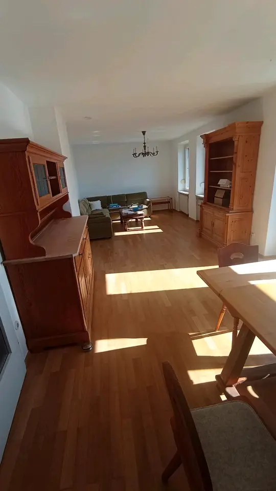 8 Zimmer Wohnung mit 208 m² in Ingolstadt – Bild 1