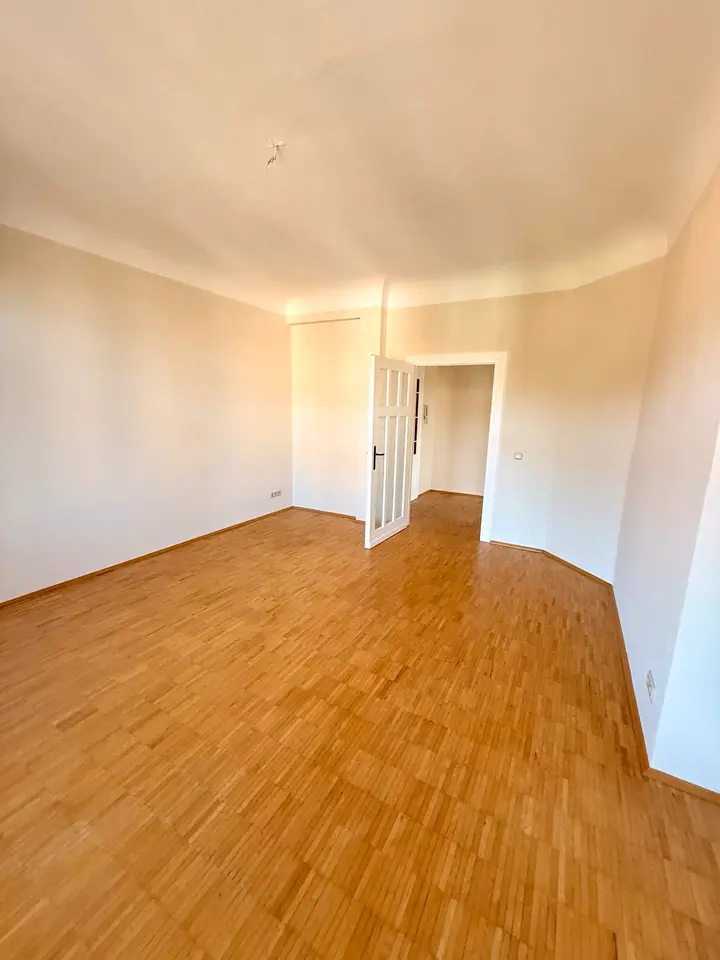 4 Zimmer Wohnung mit 122 m² in Eisenach – Bild 4
