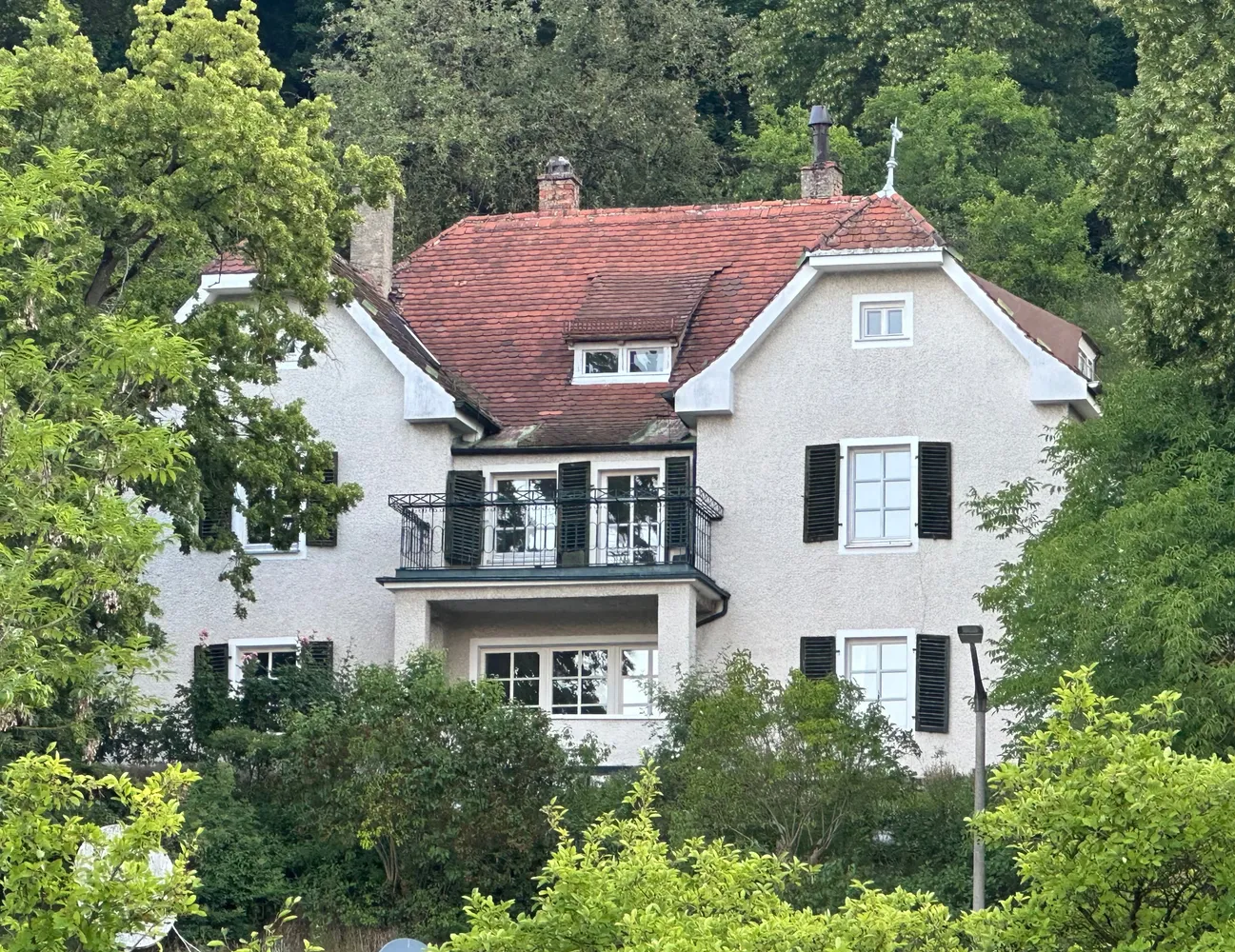 11 Zimmer Haus mit 260 m² in Regensburg – Bild 1