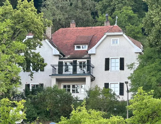 11 Zimmer Haus mit 260 m² in Regensburg – Bild 1